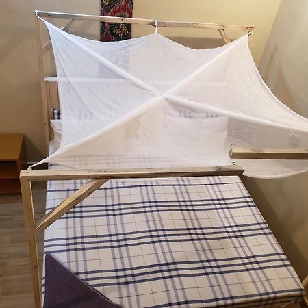 L&J Modern Backpackers Bnb Dár Al-Szalám Kültér fotó