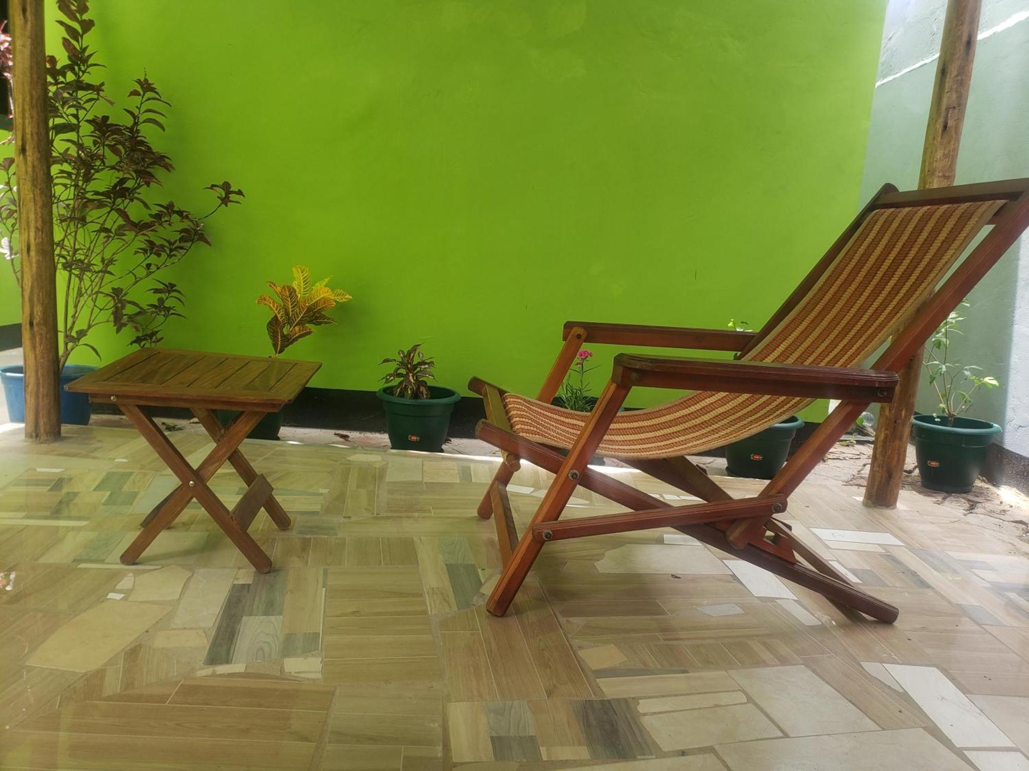 L&J Modern Backpackers Bnb Dár Al-Szalám Kültér fotó