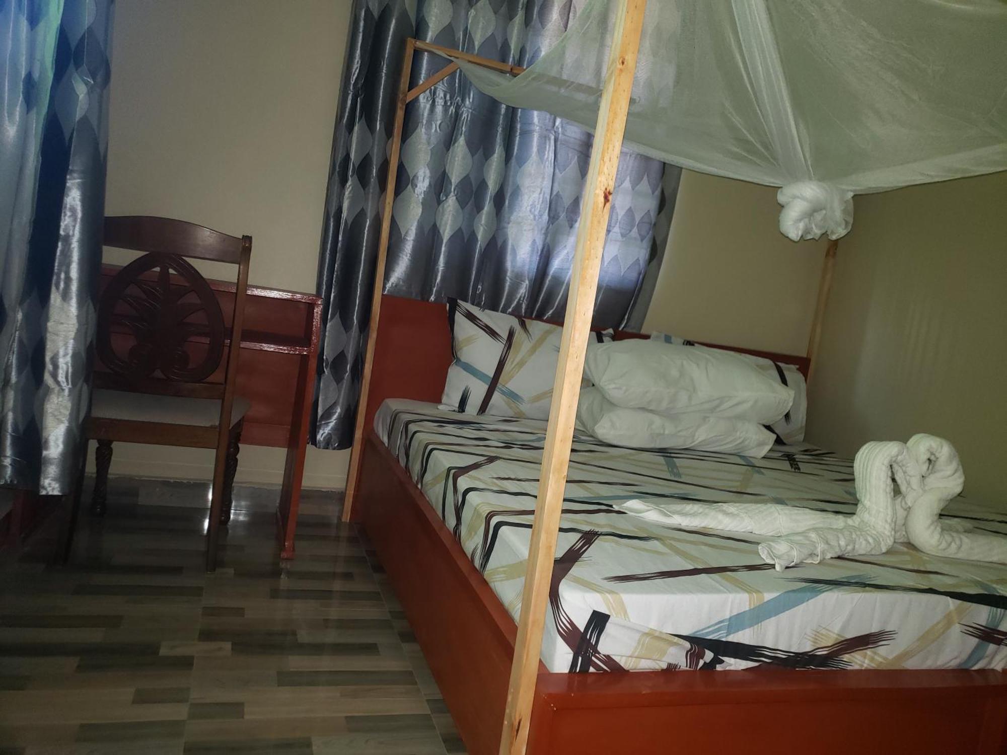 L&J Modern Backpackers Bnb Dár Al-Szalám Kültér fotó