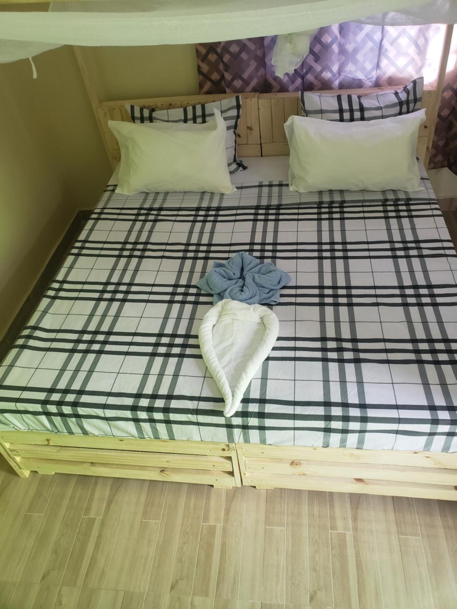 L&J Modern Backpackers Bnb Dár Al-Szalám Kültér fotó