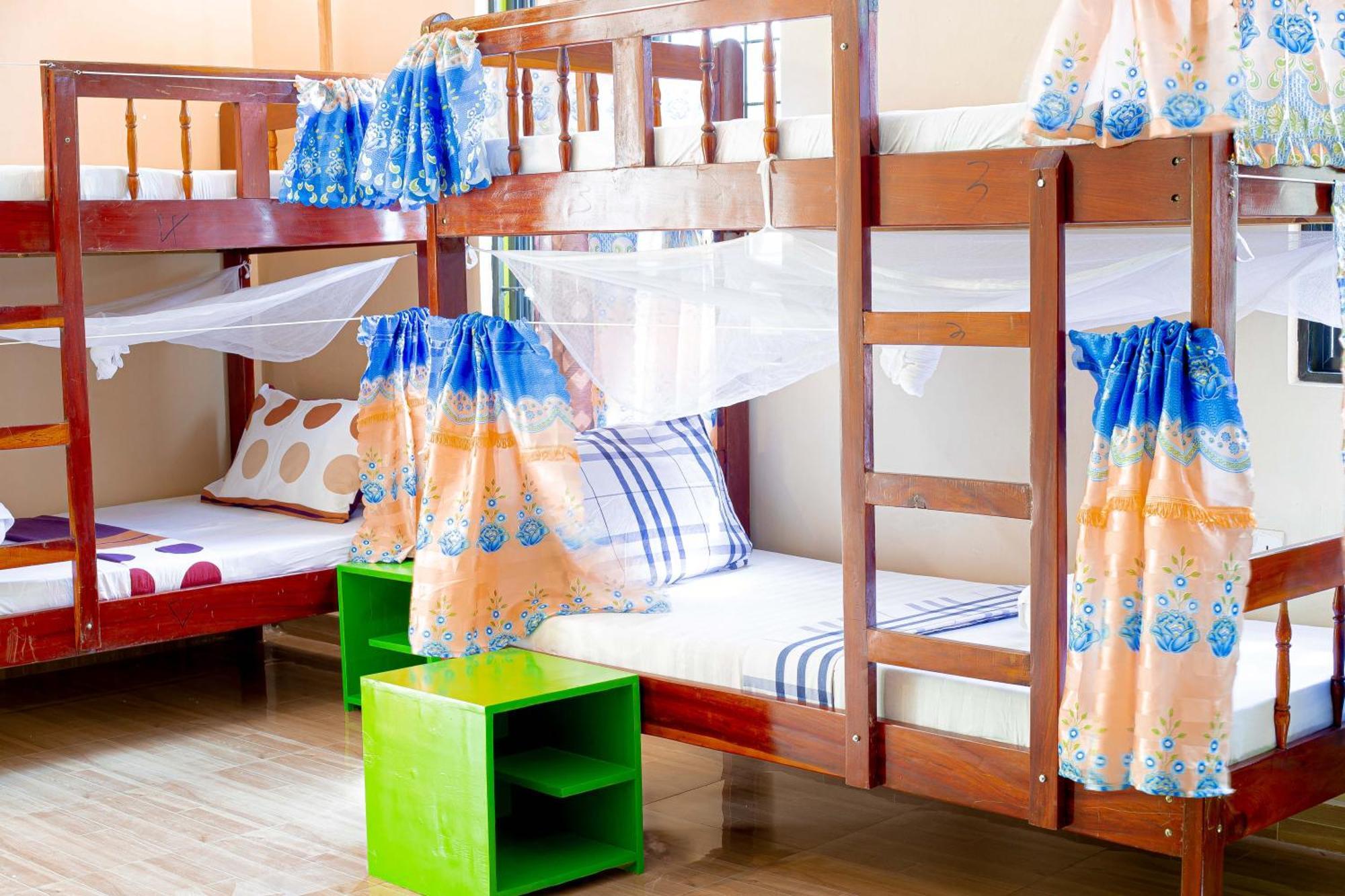 L&J Modern Backpackers Bnb Dár Al-Szalám Kültér fotó