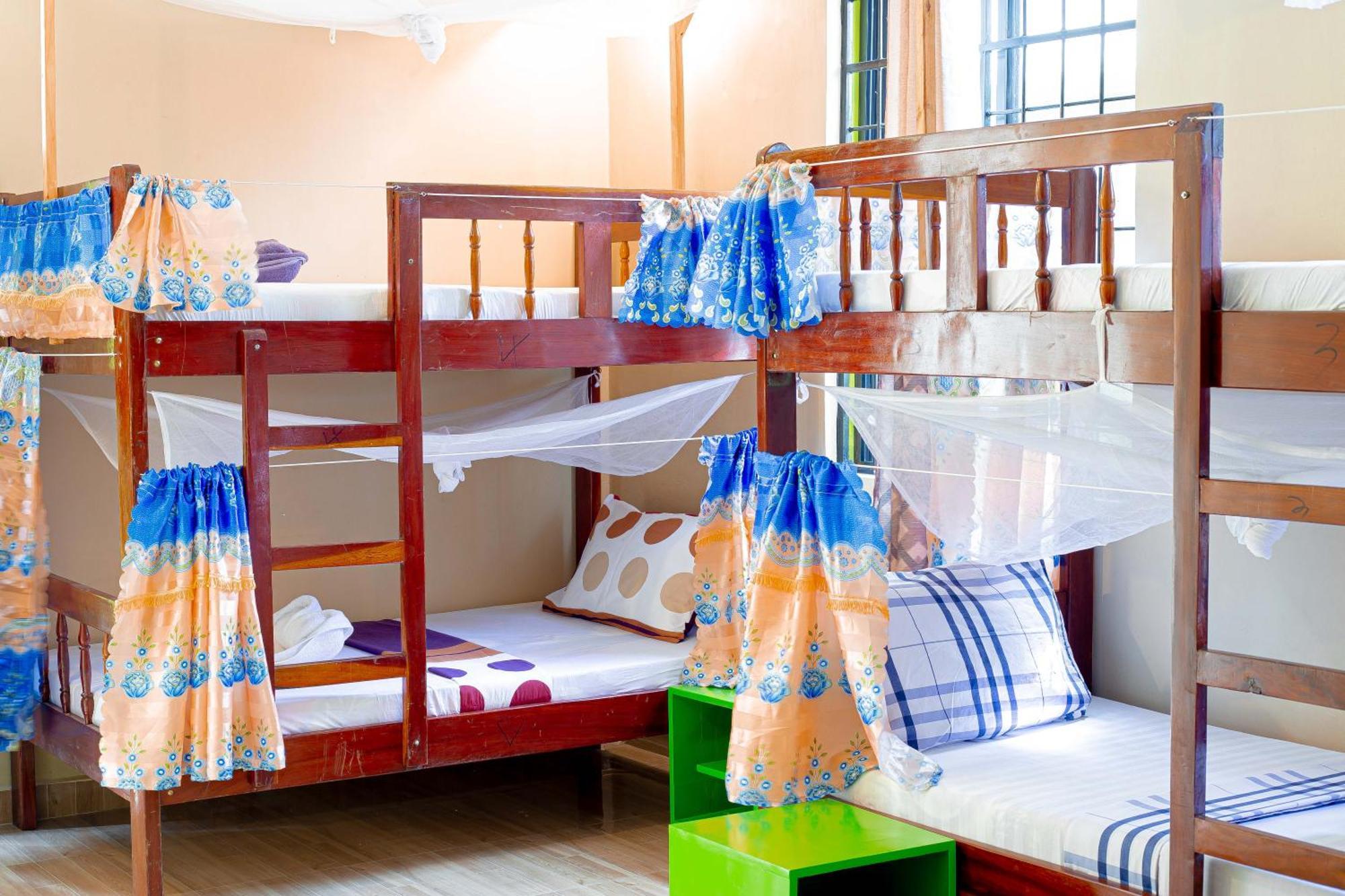 L&J Modern Backpackers Bnb Dár Al-Szalám Kültér fotó