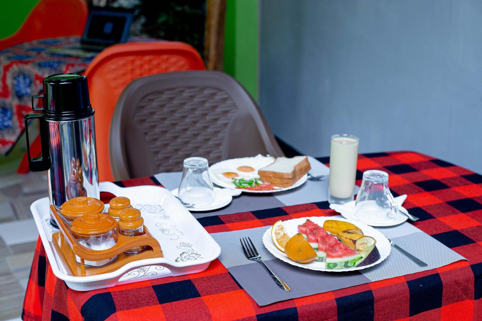 L&J Modern Backpackers Bnb Dár Al-Szalám Kültér fotó