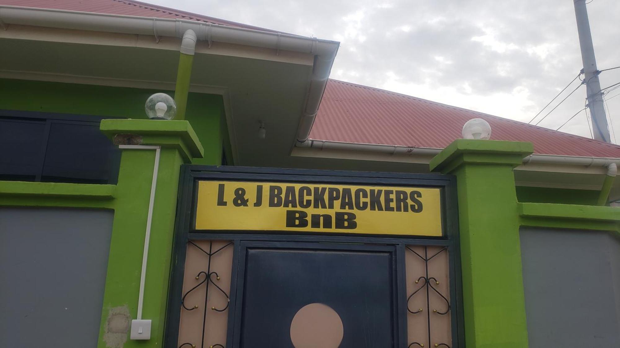 L&J Modern Backpackers Bnb Dár Al-Szalám Kültér fotó