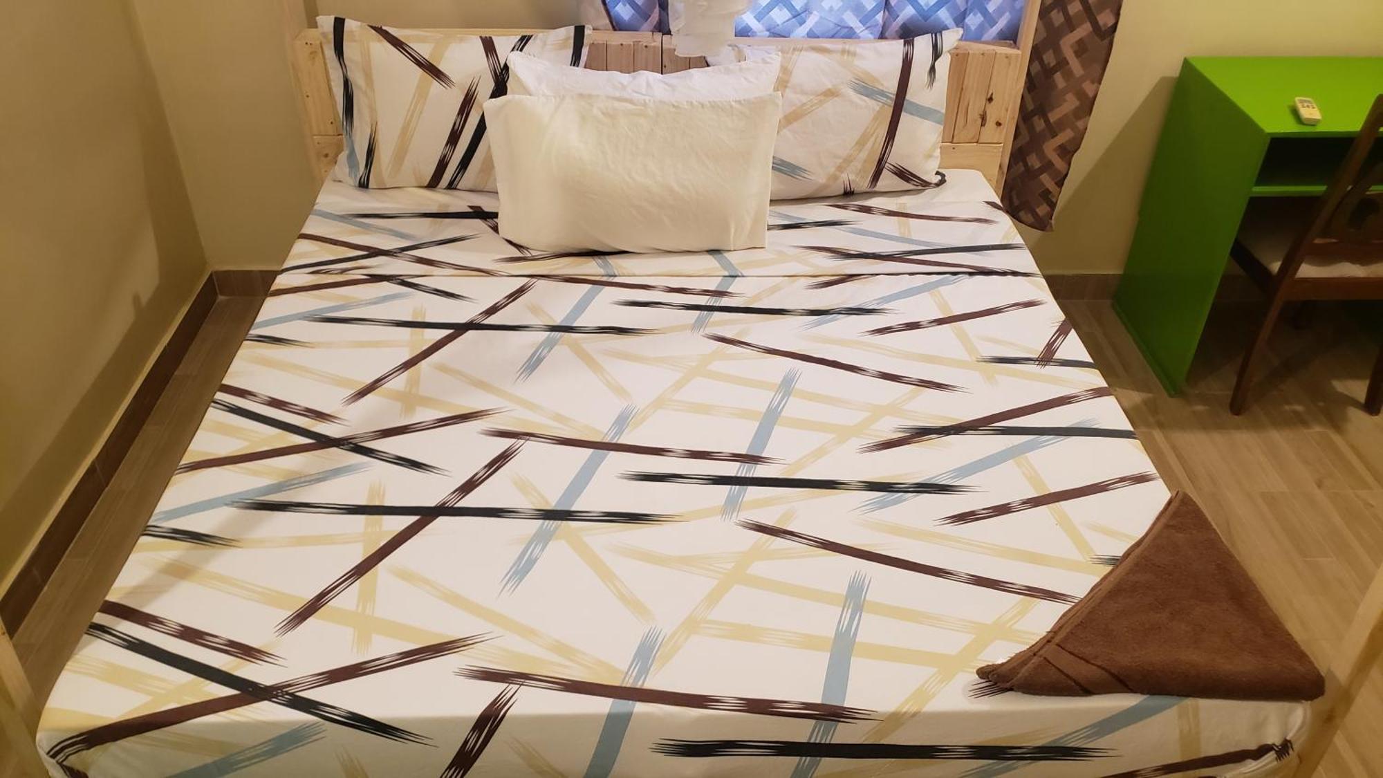 L&J Modern Backpackers Bnb Dár Al-Szalám Kültér fotó