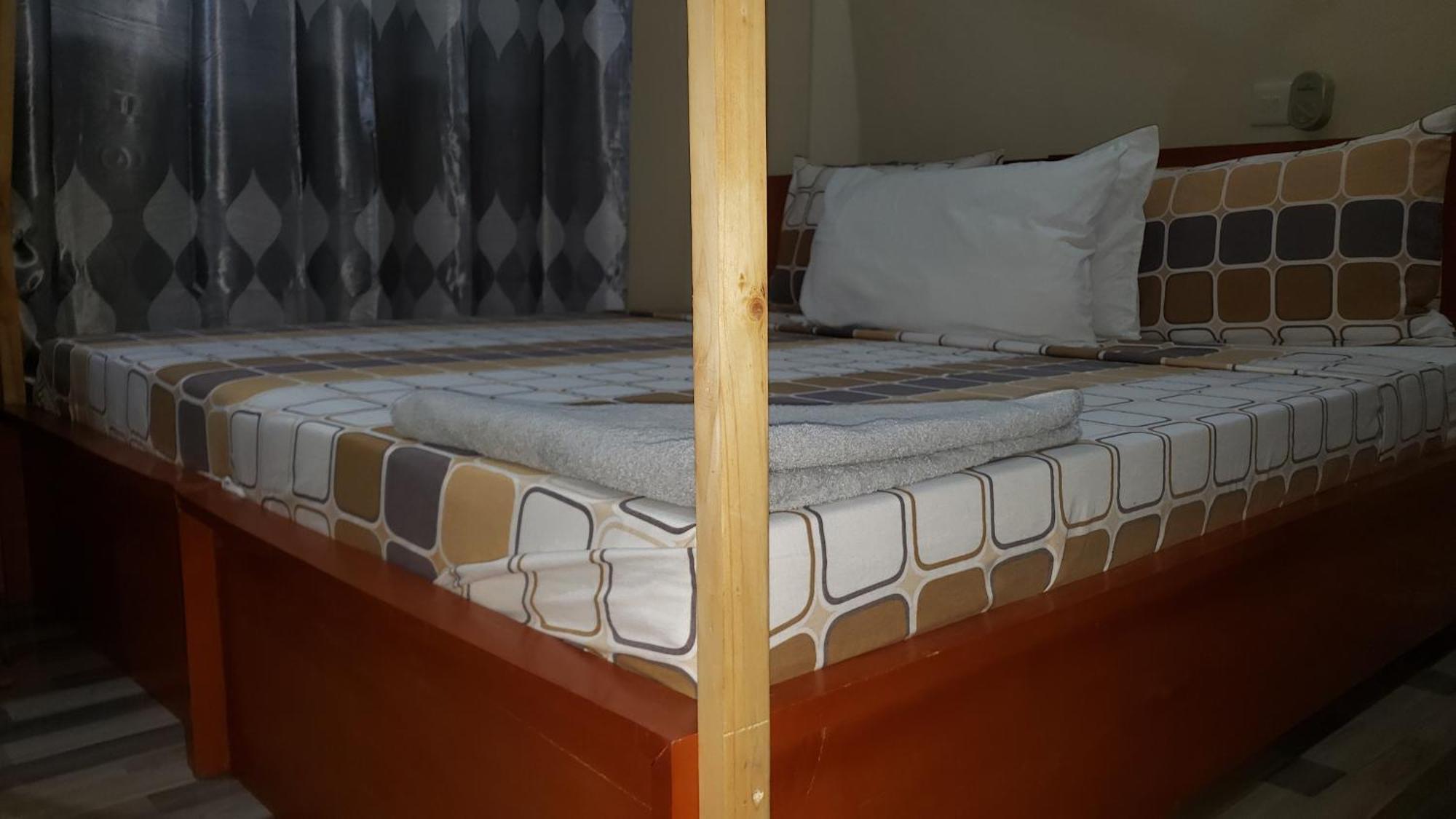 L&J Modern Backpackers Bnb Dár Al-Szalám Kültér fotó