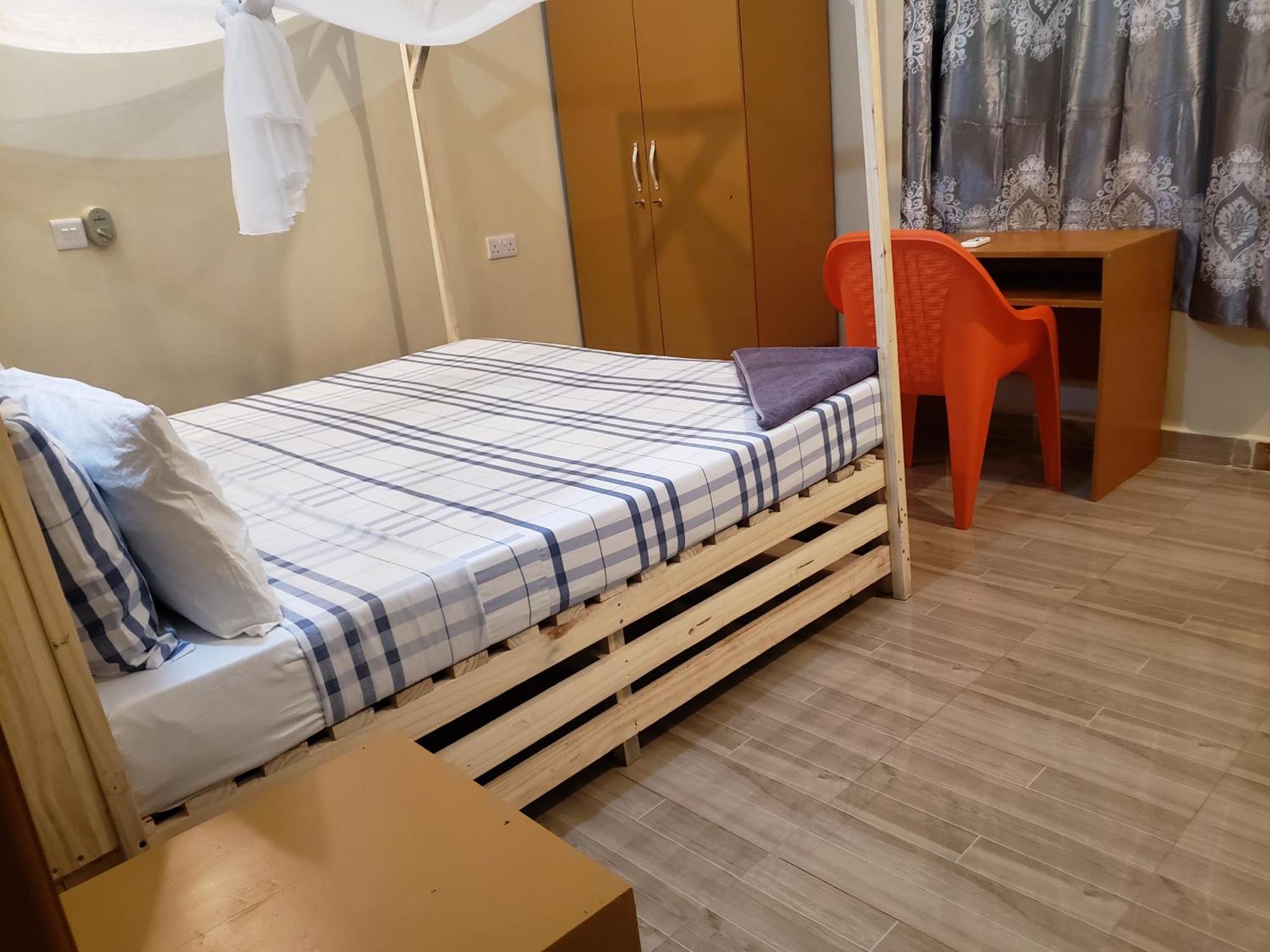 L&J Modern Backpackers Bnb Dár Al-Szalám Kültér fotó