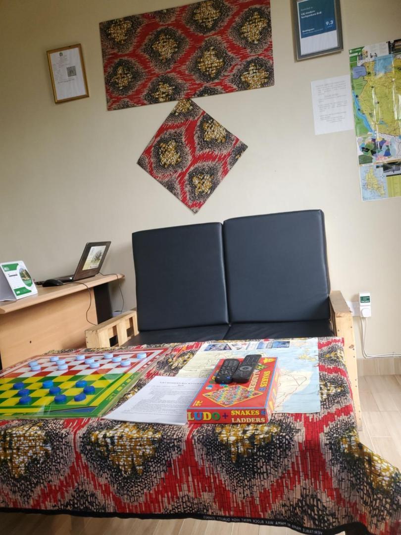 L&J Modern Backpackers Bnb Dár Al-Szalám Kültér fotó
