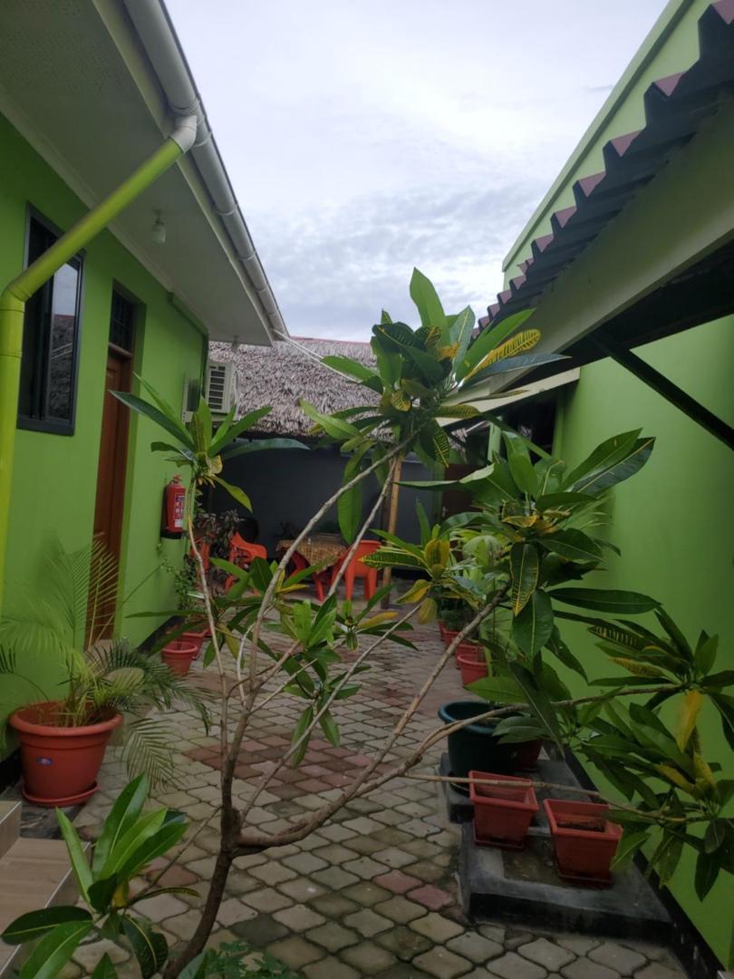 L&J Modern Backpackers Bnb Dár Al-Szalám Kültér fotó